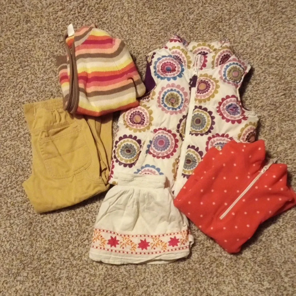 Girl clothes bundle - Picture 1 of 13